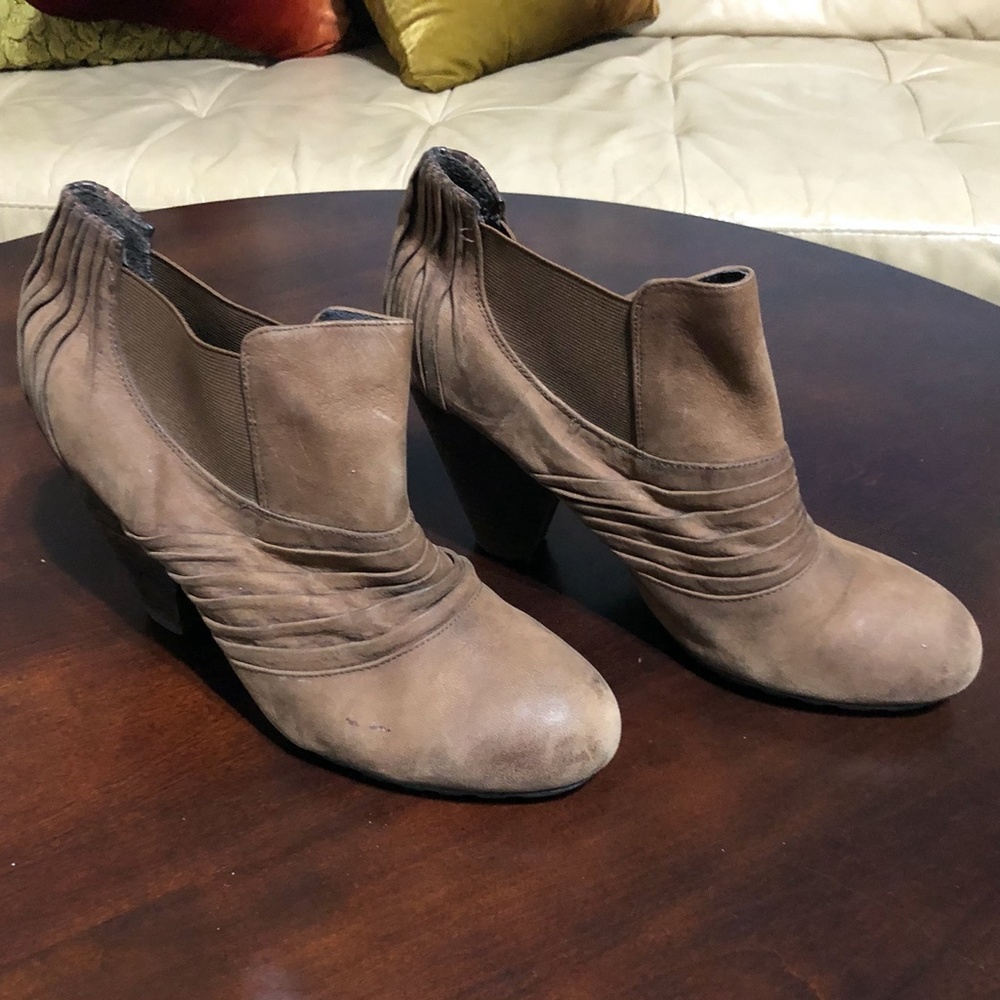 Vince Camuto Tan Suede Boots